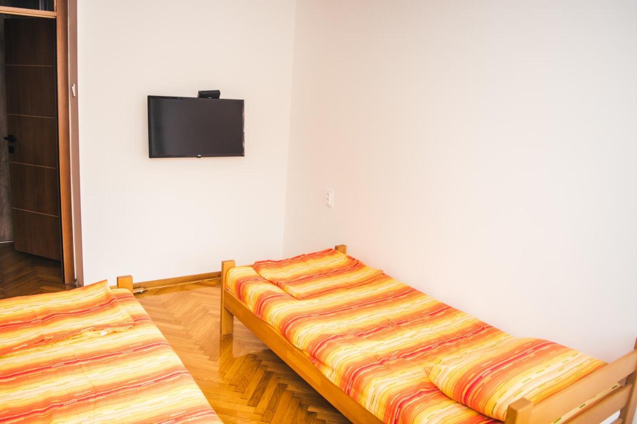 Ferienwohnung Aparment Theatre Ni Exterior foto