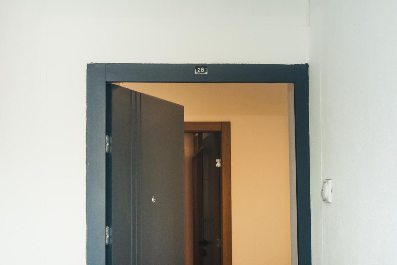 Ferienwohnung Aparment Theatre Ni Exterior foto