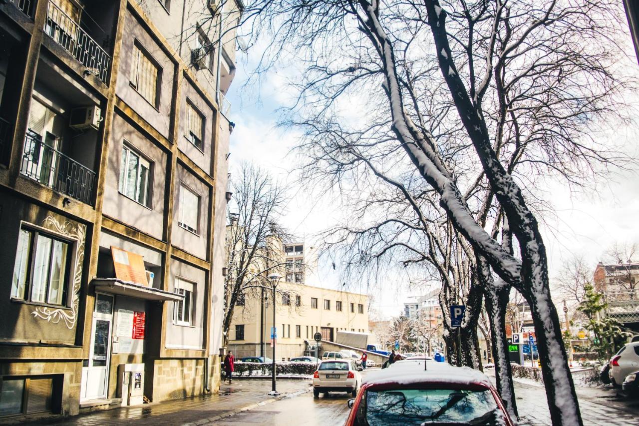 Ferienwohnung Aparment Theatre Ni Exterior foto