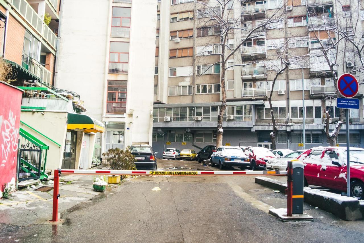 Ferienwohnung Aparment Theatre Ni Exterior foto