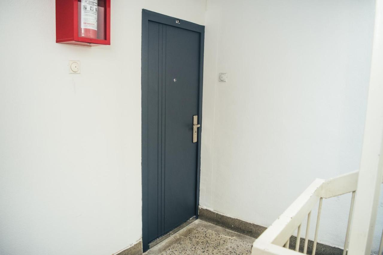 Ferienwohnung Aparment Theatre Ni Exterior foto